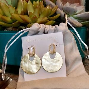 NWT Kendra Scott Deena Drop Earring
